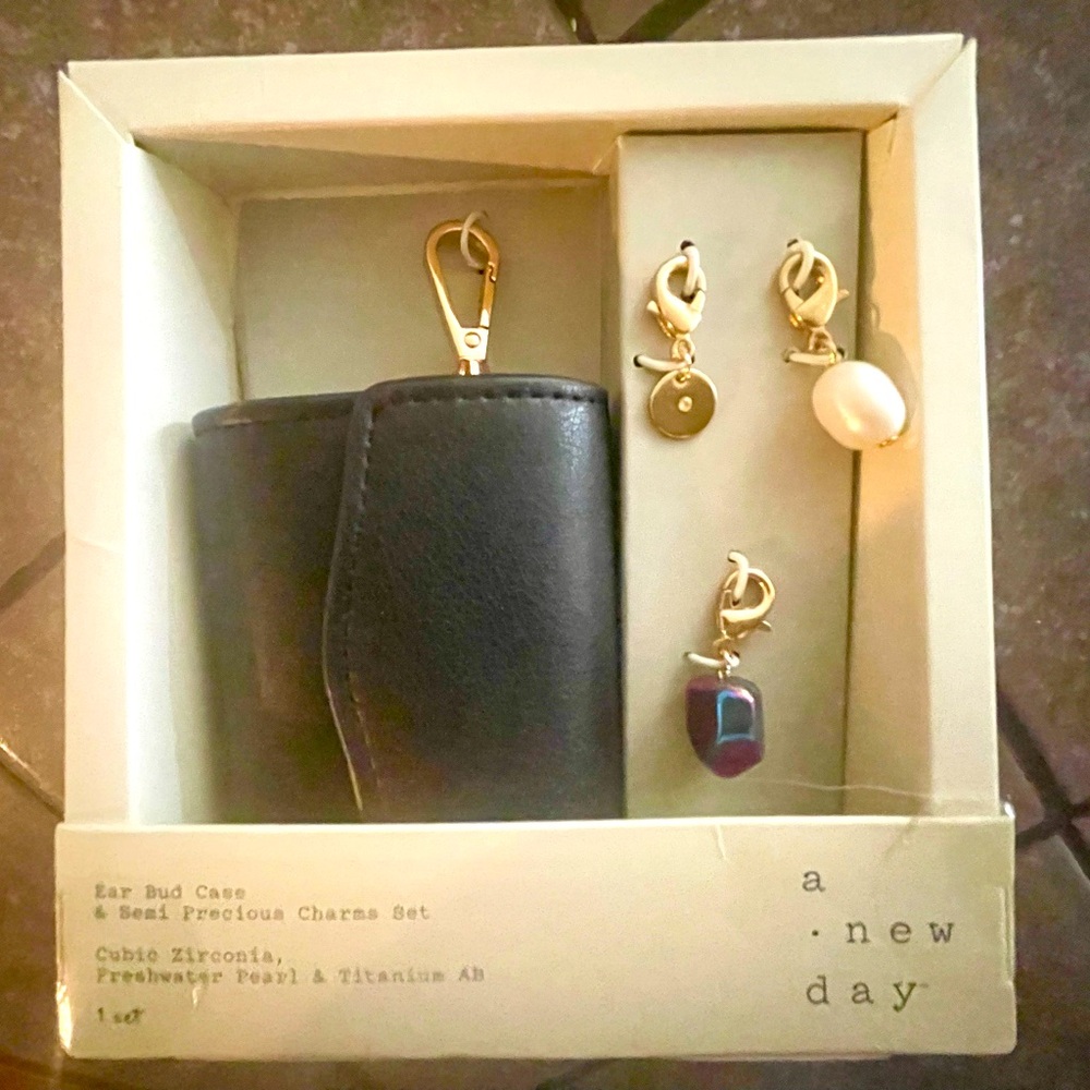 A New Day Ear Bud Case and Charm Set